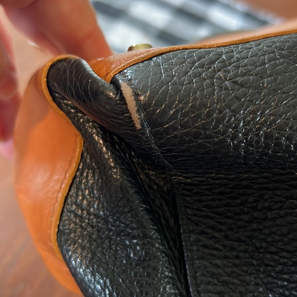 Valentina Black and Tan Shoulder Bag - Picture 11 of 13